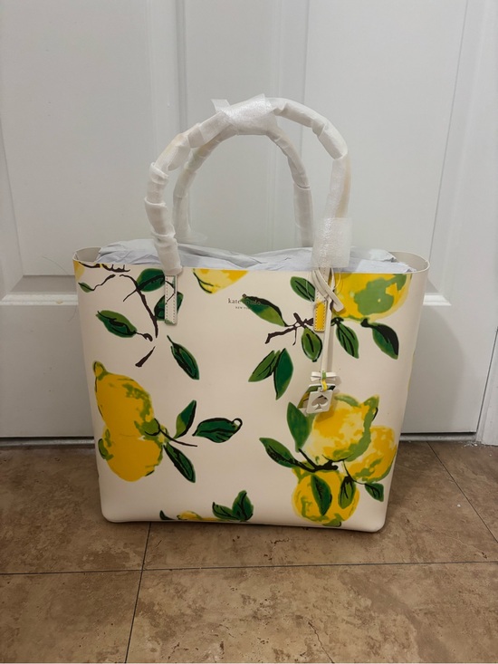 kate spade Handbags - NWT Kate Spade Lemon Street Painterly Len Tote Bag
